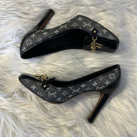 Louis Vuitton Pumps - Picture 8 of 11